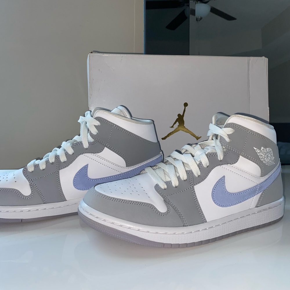 Jordans Smokey grey